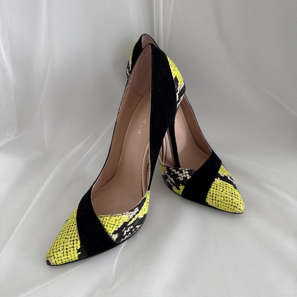 Kurt Geiger Carvella snakeskin heels. Sz 6
